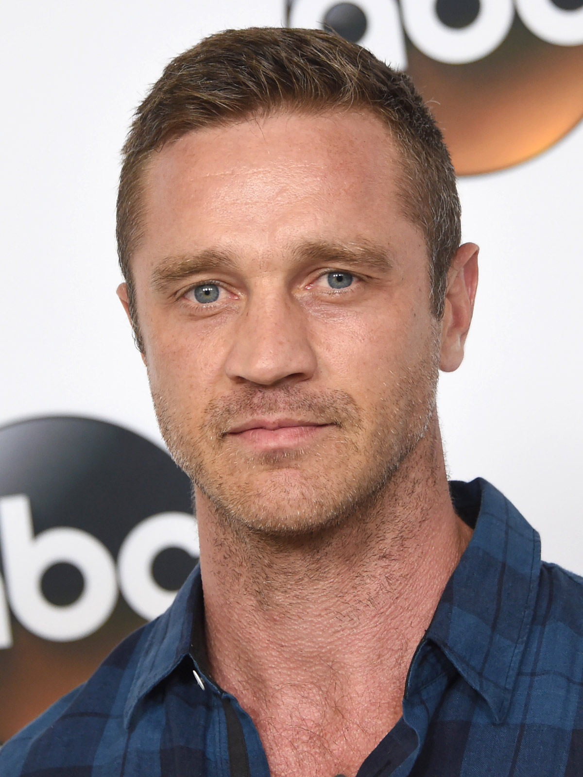 Exclusive: Devon Sawa to Become a Father!