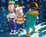 Disneys premiere-phineas-and-ferb-2-01