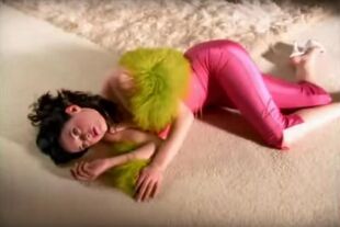Rose McGowan in Yoo Hoo music video