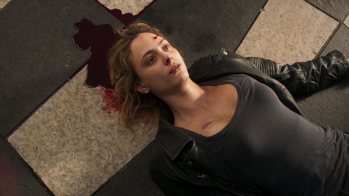 Nora Arnezeder