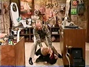 SNL’94.TwinKillsTwin .png (588 KB) Chris Elliott strangling Chris Elliott in SNL (12-3-1994)