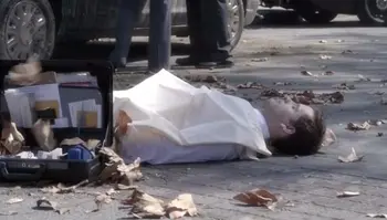 Bryce Johnson in Pretty Little Liars: A Is for A-l-i-v-e