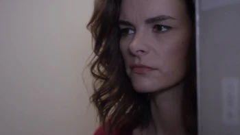 Kelly Oxford in Sharknado 2: The Second One 