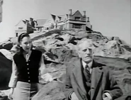 13.JPG.jpg (26 KB) C. Aubrey Smith (right) before his off-screen death in And Then There Were None
