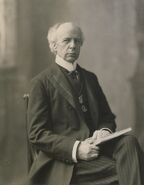 A 1906 photograph of Wilfrid Laurier (which appears to have inspired his in-game model)