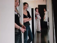 Les CLAMP à Paris.jpg (36 kio) Les CLAMP posant pour l'exposition à leur nom