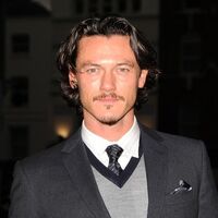 Luke Evans Clash Of The Titans Wiki Fandom