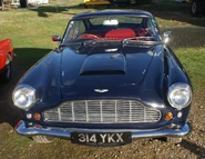 Aston Martin DB4