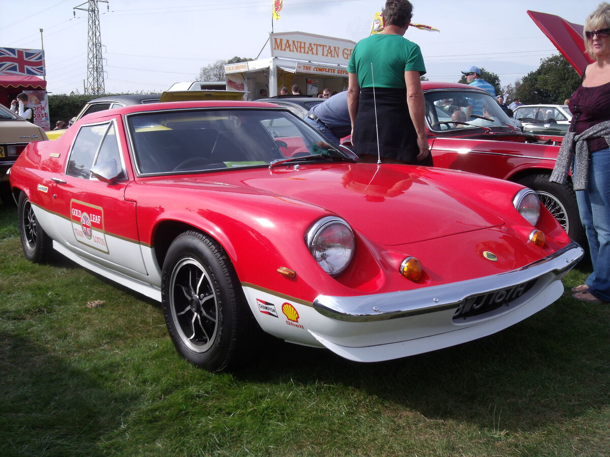 https://static.wikia.nocookie.net/classikcars/images/2/2e/Lotus_elan.JPG/revision/latest/scale-to-width-down/1200?cb=20111001115015