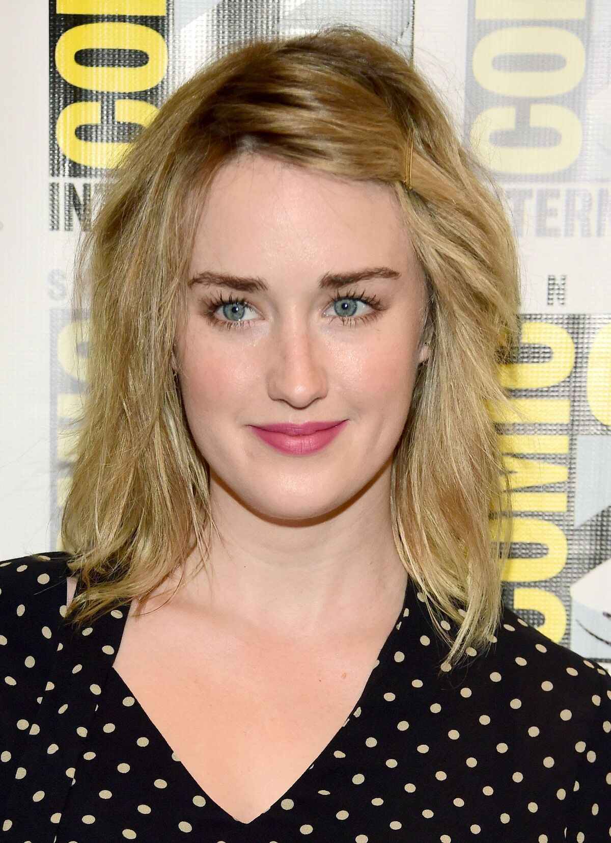 Ashley Johnson ~ Complete Wiki & Biography with Photos