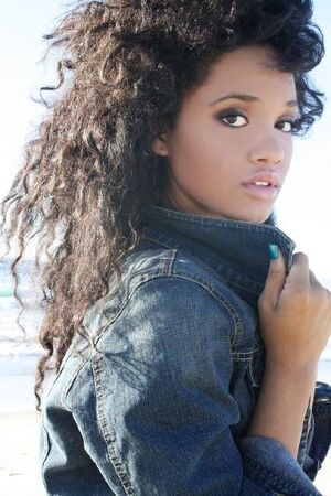 Kiersey Clemons (5)