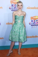 Dove-cameron-at-the-2017-nickelodeon-kids-choice-awards-in-los-angeles-1.jpg (351 KB)