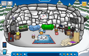 RogerDan's igloo in late August 2018.