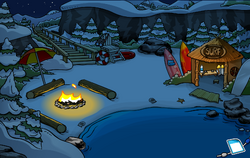 We thinkin about starting a dragon cult on CP Rewritten. about to take over  the island : r/ClubPenguin