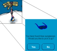 Blue Sunglasses na Mountain