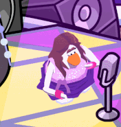 8346.gif (828 kB) Violetta durante uno de sus conciertos