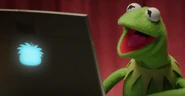 Kermit en una Laptop jugando Club Penguin
