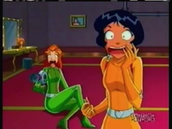 2003-11-19 1900pm Totally Spies!