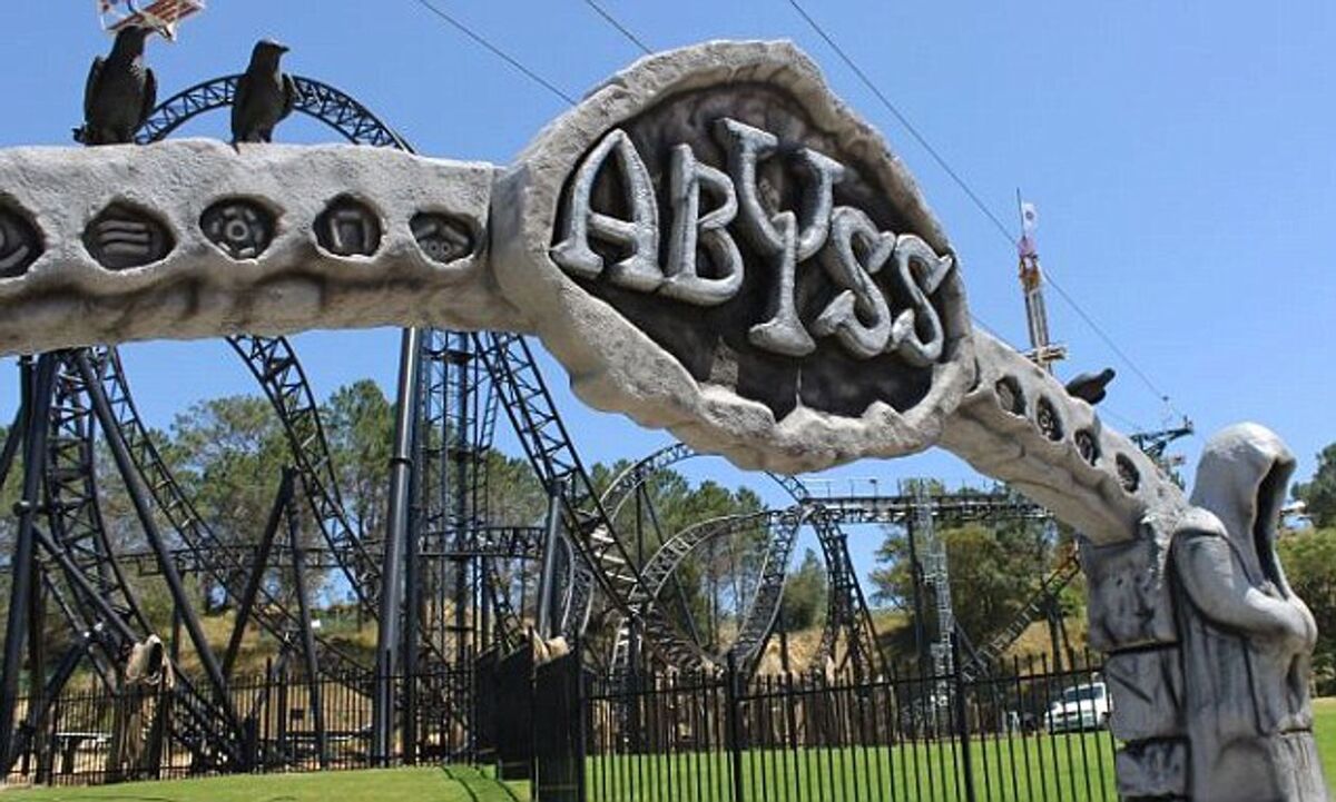 Abyss Roller Coaster Wiki Fandom