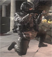 Un Ultranacionalista con un TAR-21.