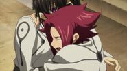 Kallen crying,hugging to Lelouch by thinking Past.