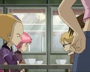 Тужна група.