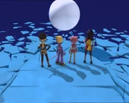 Лиоко ратници чекају да их покупи транспортер.