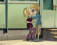 Jérémie-XANA embrasse Heidi.