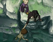 Јуми помаже Улрику.