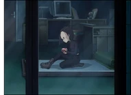 Јуми у својој соби, тужна након Улриковог нестанка.