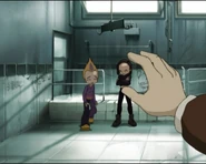 Директор ће електрошокирати Ода.