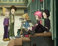 Empreintes 037.jpg (98 kB) Група код трпезарије.