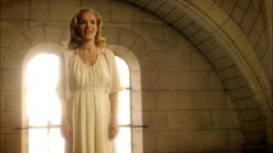 Anthea-XANA.jpg (263 kB) Aelita cree que ha vuelto a ver a su madre, pero es un espectro.