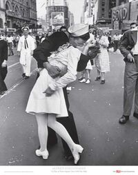 Vj day kiss