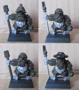 Crewman with poled ramrod or ladle, separate head ©White Knight Miniature Imperium