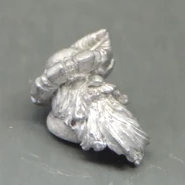 WK WKD-12 Dwarf Zweihänder Set 2 - Unitfillers head 3 right.jpg (30 KB)