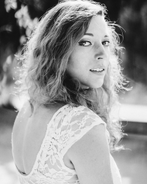 Natalie Fox as Lily Bloom