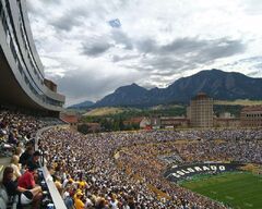 Nézet felé, déli végén, a Folsom Field