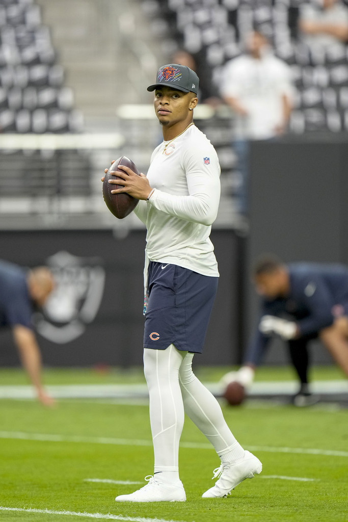 Get to Know… The Chicago Bears' Justin Fields - Decyfr Sport - UNLOCK FANDOM