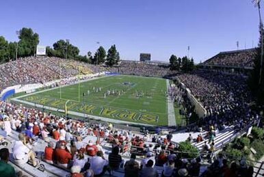 Ronnie Hillman leads San Diego State to 35-14 Poinsettia win over