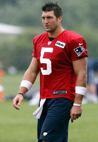 Tim Tebow appears at Jaguars practice sporting new jersey number