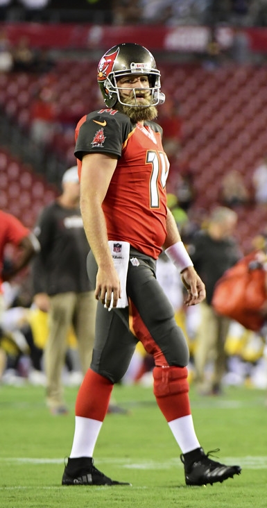 Tampa Bay Buccaneers bench Ryan Fitzpatrick for Jameis Winston