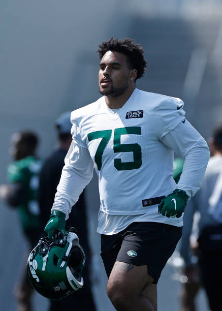 WATCH: Alijah Vera-Tucker First Practice with NY Jets - Sports Illustrated  USC Trojans News, Analysis and More