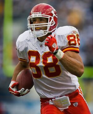 Doc Five: The best two-sport college football/basketball players – No. 4 Tony  Gonzalez