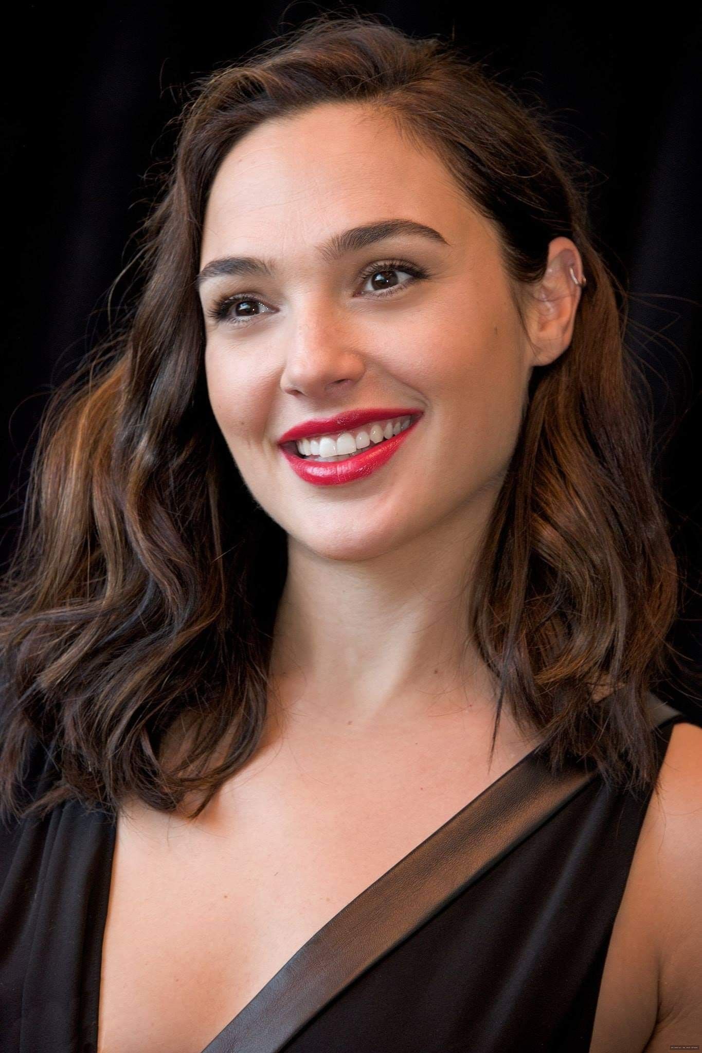 Gal Gadot - Wikipedia