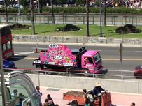 Aaw, a Hello Kitty truck?