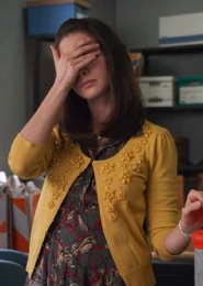 Annie wore this sweater again to a clandestine meeting of the study group. It was previously seen in "Introduction to Film".Appearance: "Investigative Journalism"