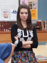 Annie wore this cardigan while watching Ben Chang audition for the study group's pop-and-lock team.Appearance: "Accounting for Lawyers"