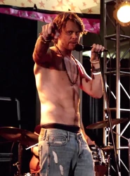 Vaughn lead singer.jpg (156 KB) Vaughn MillerLeadsinger/guitaristVaughn formed the band mostly out of response to break up with Britta. He provides the vocals, writes the music and also plays second guitar. Portrayed byEric Christian Olsen.