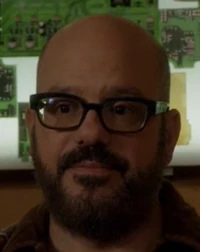 S05E10-Hank Hickey head shot